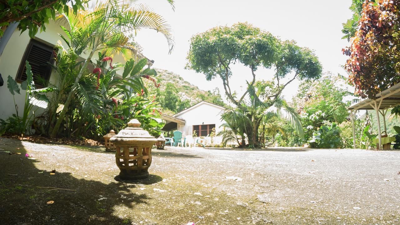 Martinique Treehouse Villa Canton Suisse Exterior photo